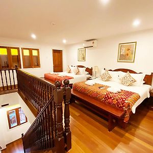 Grand Deluxe Queen Room